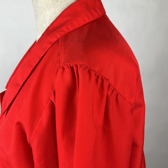 Red polyester button down blouse - Picture 4 of 8